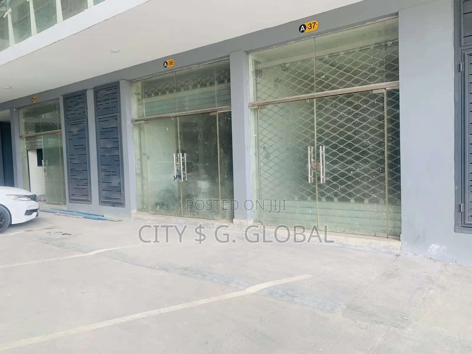 Shop in Bannex. First Floor. Wuse 2 Face Road in Wuse 2