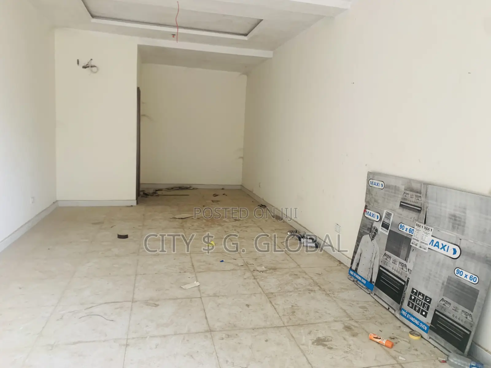 Shop in Bannex. First Floor. Wuse 2 Face Road in Wuse 2