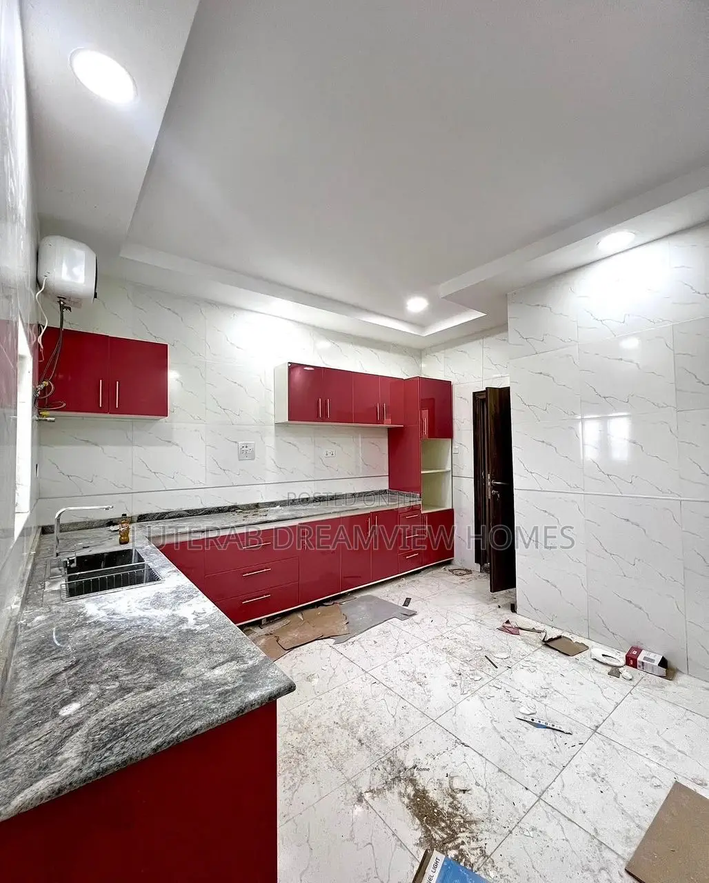 5bdrm Duplex in Guzape for sale in Guzape District