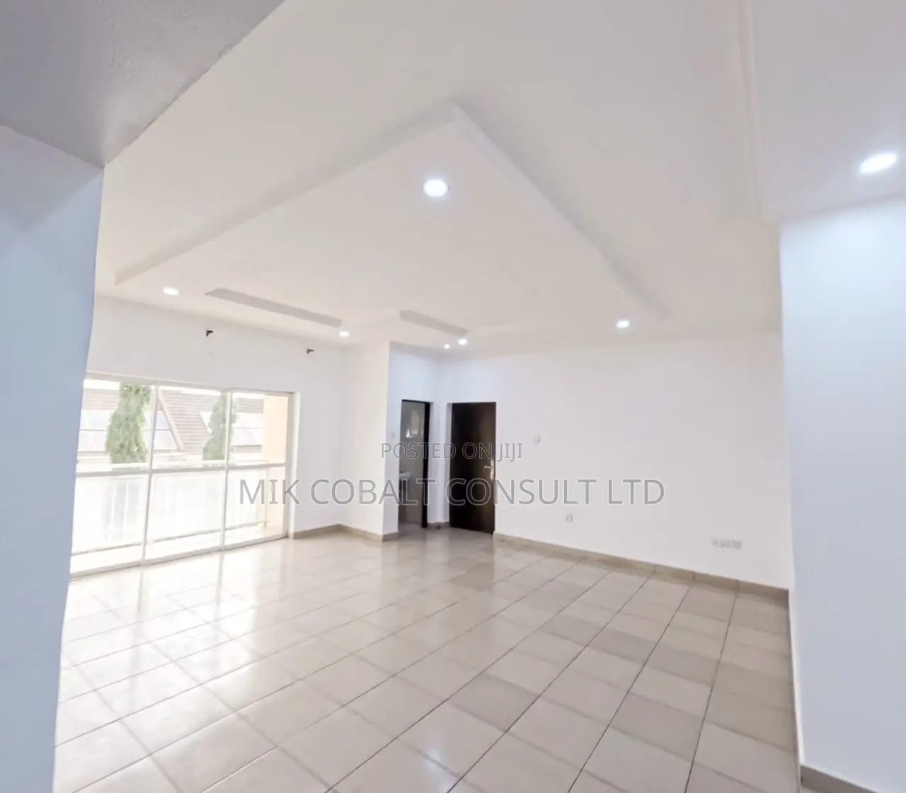 2bdrm Block of Flats in Rockvale Manor, Apo District for sale in Apo District