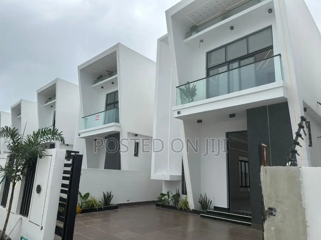 4bdrm Duplex in Dpkay Estate, Lekki Phase 2 for sale in Lekki Phase 2