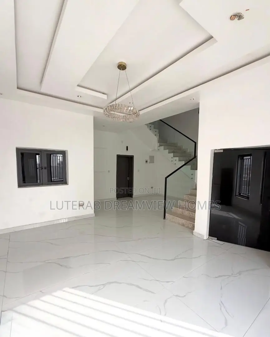 5bdrm Townhouse/Terrace in Guzape for sale in Guzape District