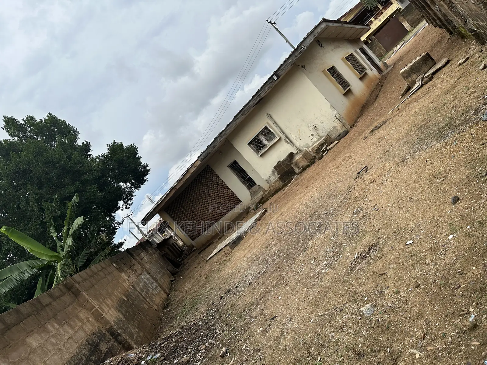 4bdrm Bungalow in Fola Kongi, Basorun for sale in Basorun