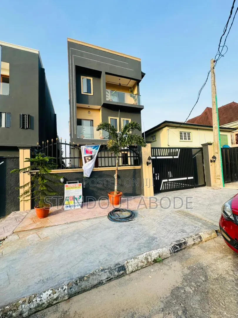5bdrm Duplex in In An Estate, GRA Phase 2 Shangisha for sale in GRA Phase 2 Shangisha