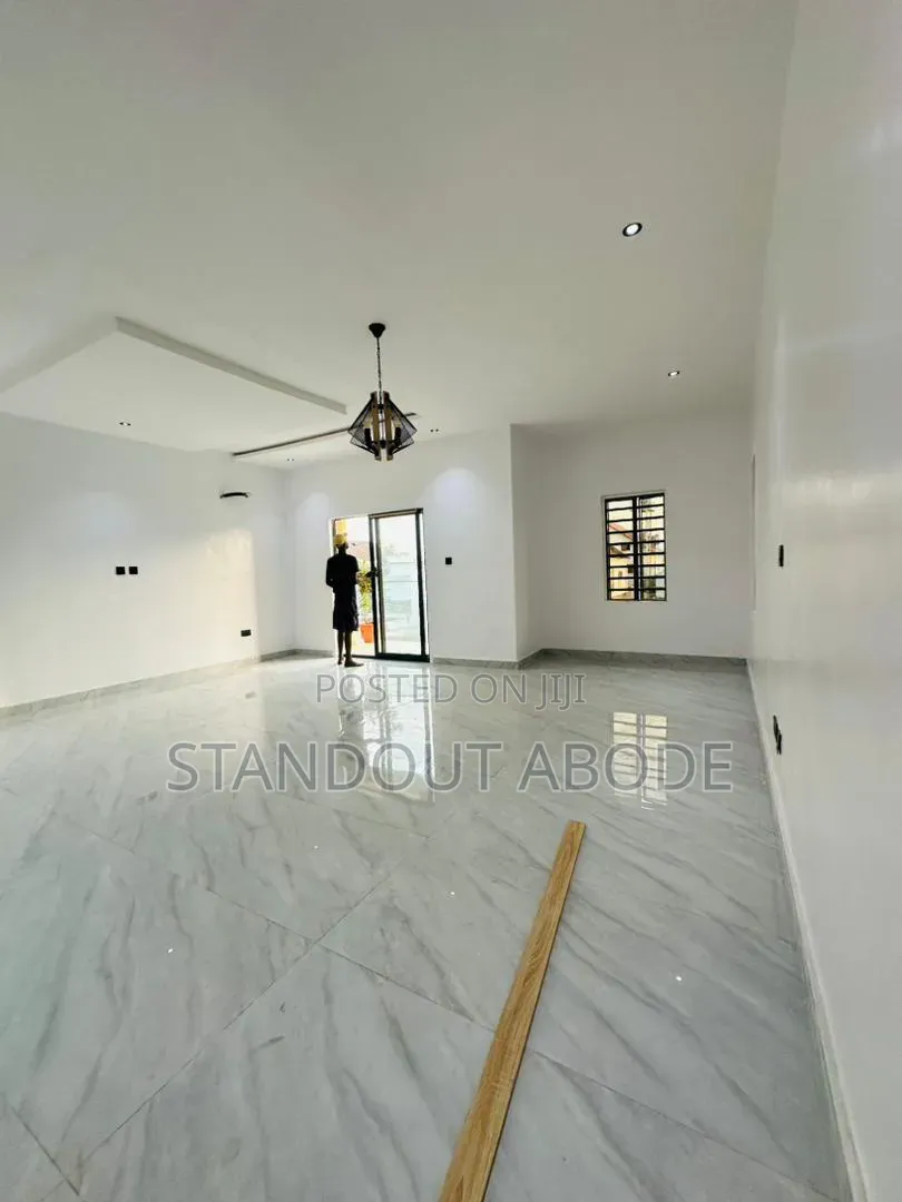 5bdrm Duplex in In An Estate, GRA Phase 2 Shangisha for sale in GRA Phase 2 Shangisha
