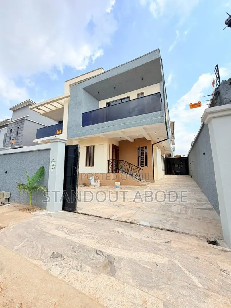 4bdrm Block of Flats in Inside An Estate, Mangoro for sale in Mangoro
