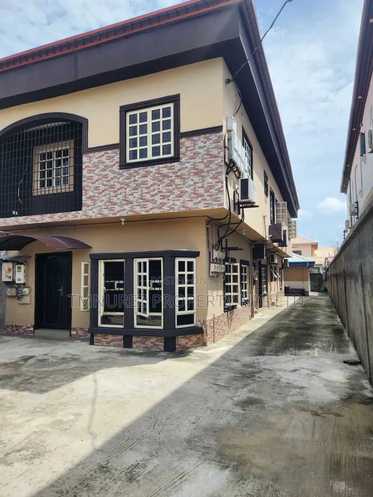 Studio Apartment in Chevron for rent in Chevron