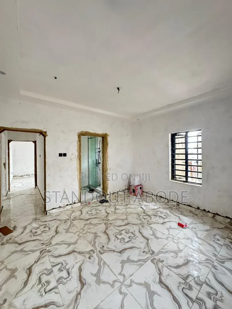 2bdrm Apartment in In An Estate, Aguda / Surulere for sale in Aguda / Surulere