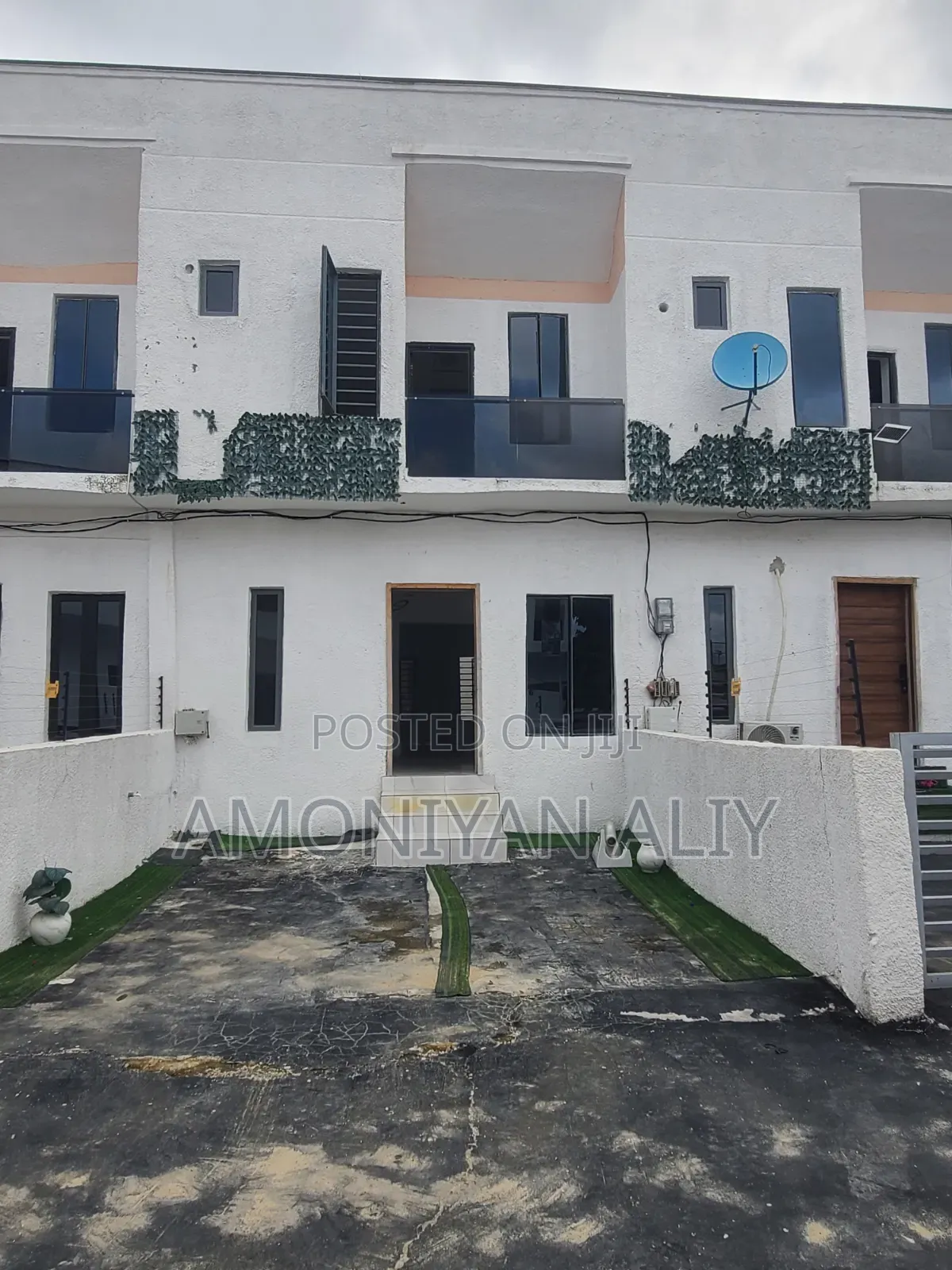 3bdrm Duplex in Close To Abraham, Off Lekki-Epe Expressway for sale in Off Lekki-Epe Expressway
