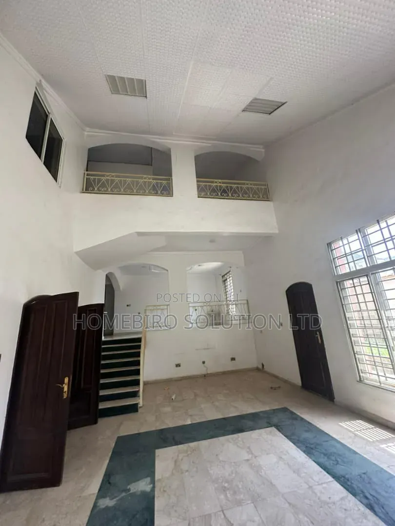 5bdrm Duplex in Agodi Gra for rent in Agodi