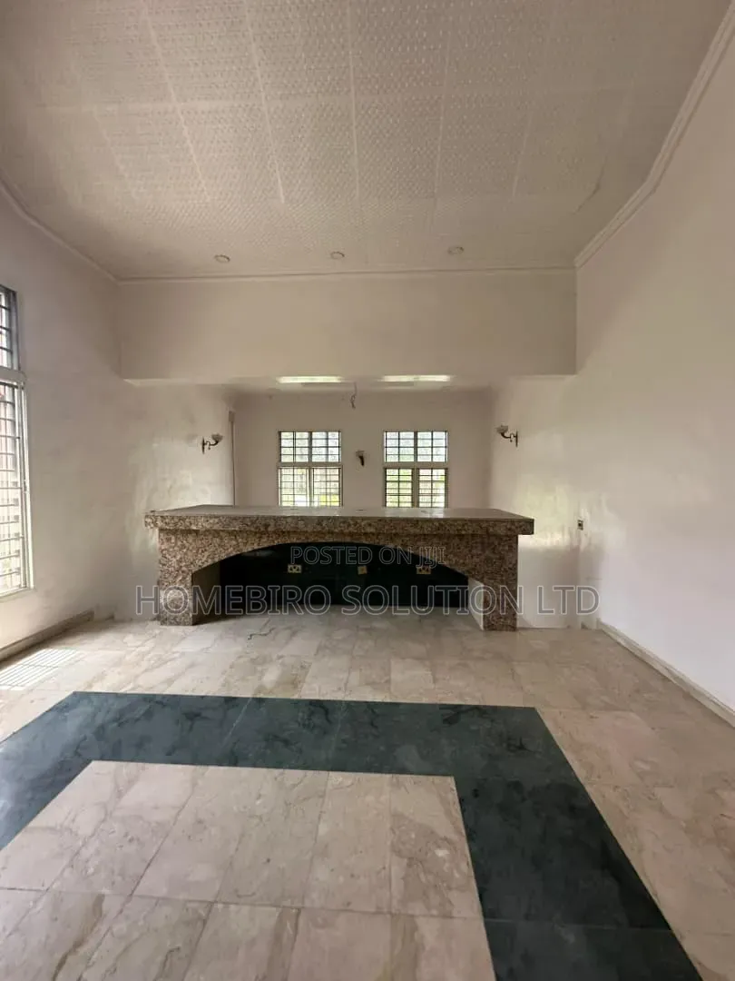 5bdrm Duplex in Agodi Gra for rent in Agodi