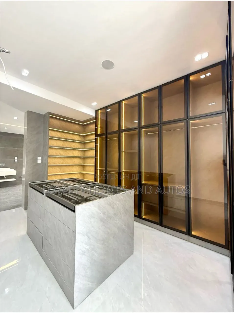 5bdrm Duplex in Gerard Road for sale in Gerard Road