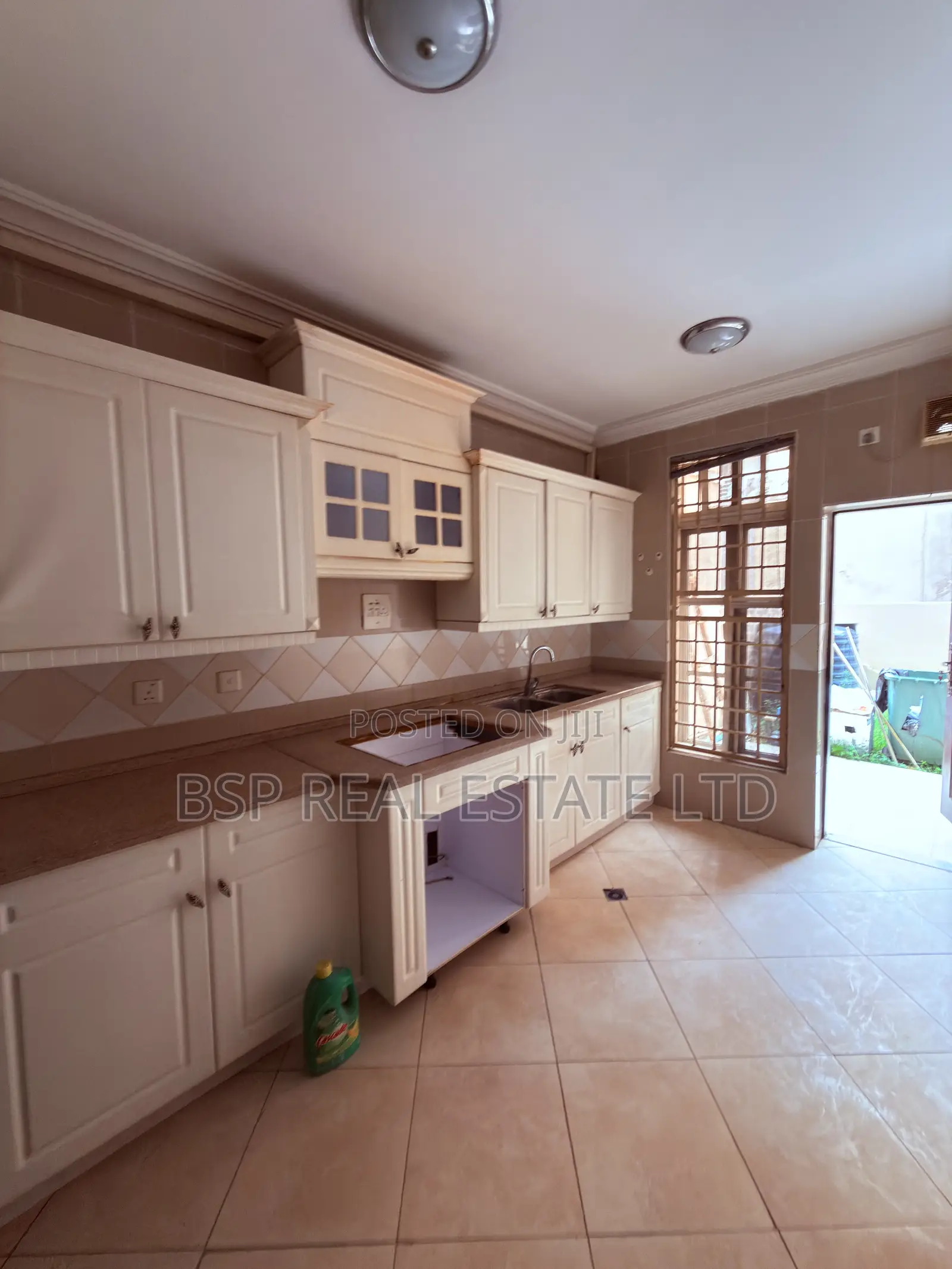 3bdrm Townhouse / Terrace in Wuye for rent in Wuye