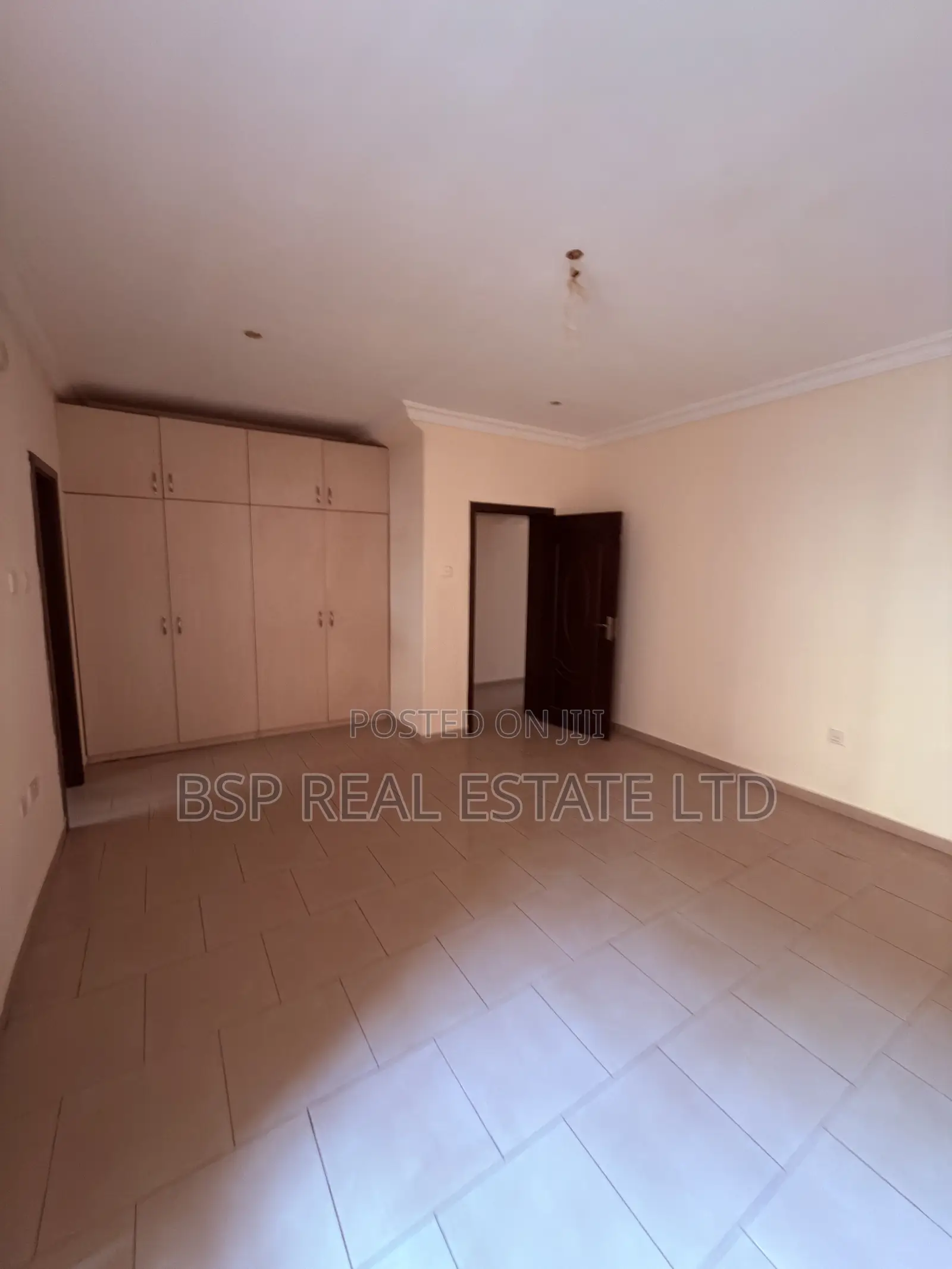 3bdrm Townhouse / Terrace in Wuye for rent in Wuye