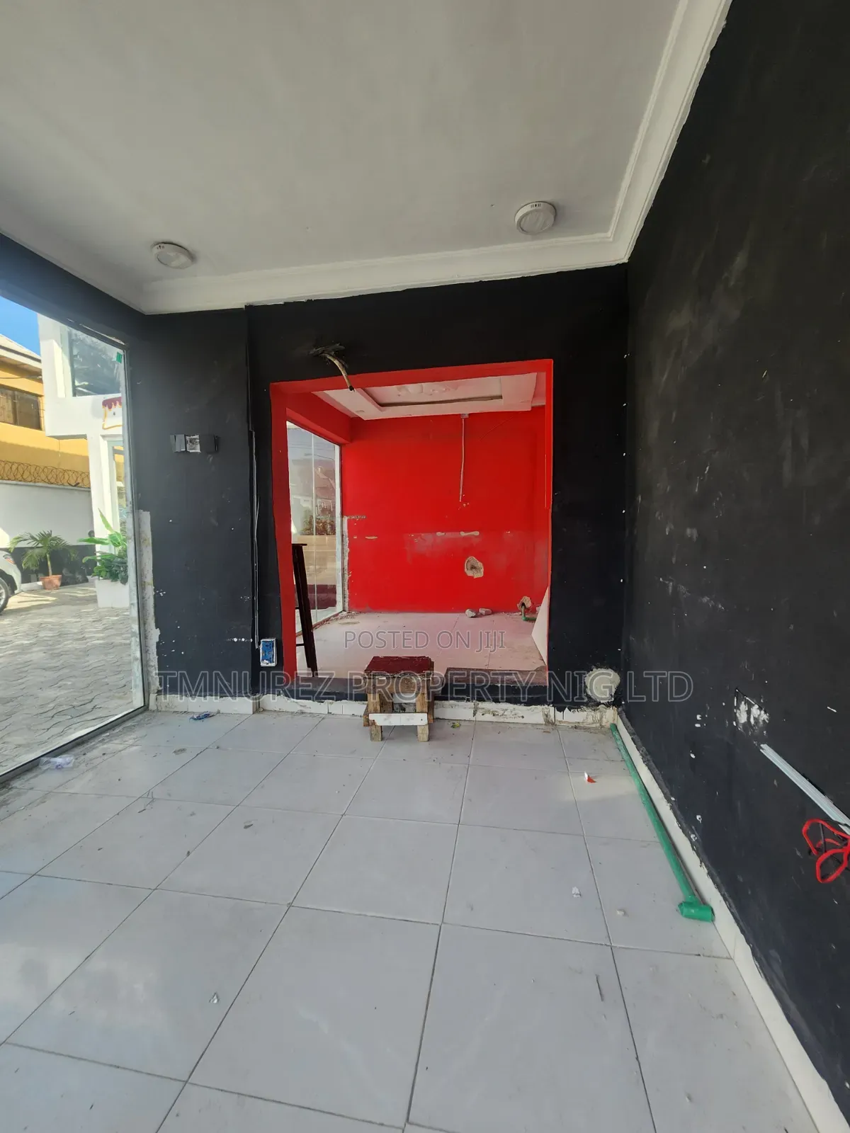 Shop Space for Rent at Lekki Phase1 in Lekki Phase 1