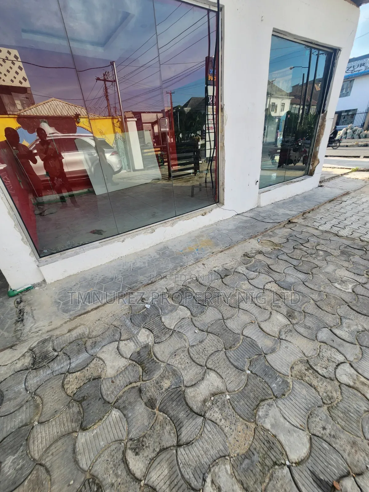 Shop Space for Rent at Lekki Phase1 in Lekki Phase 1