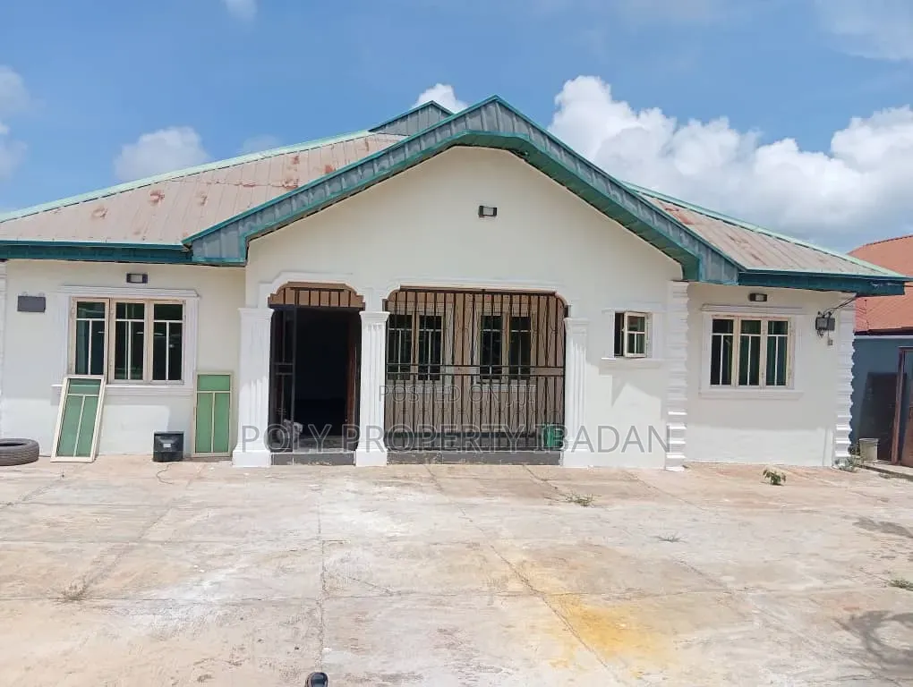 2bdrm Apartment in Ayegun, Akobo for rent in Akobo