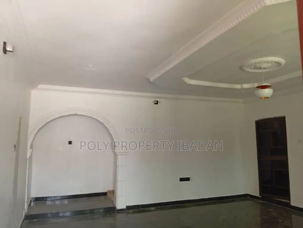 2bdrm Apartment in Ayegun, Akobo for rent in Akobo
