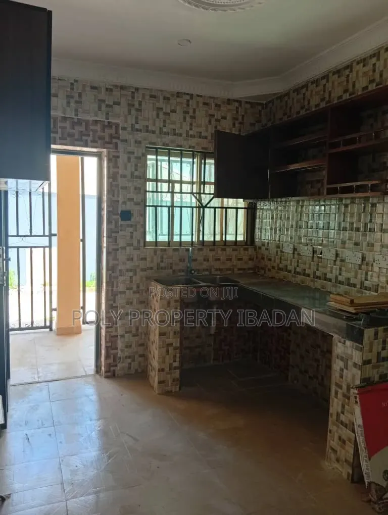 2bdrm Apartment in Ayegun, Akobo for rent in Akobo