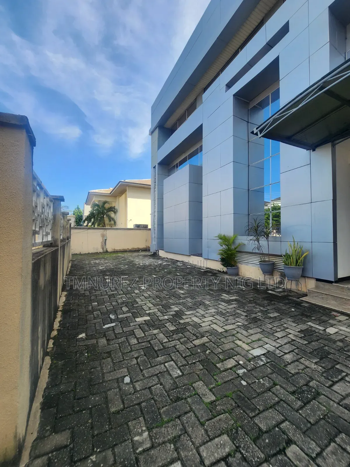 Office Space for Rent Lekki Phase1 in Lekki Phase 1