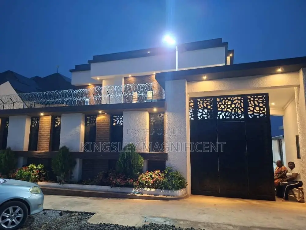 6bdrm Duplex in Zone E, Apo Resettlement for sale in Apo Resettlement