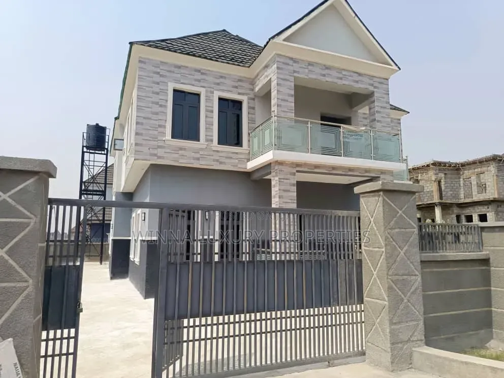 5bdrm Duplex in Victoria City Estate, Lugbe District for sale in Lugbe District