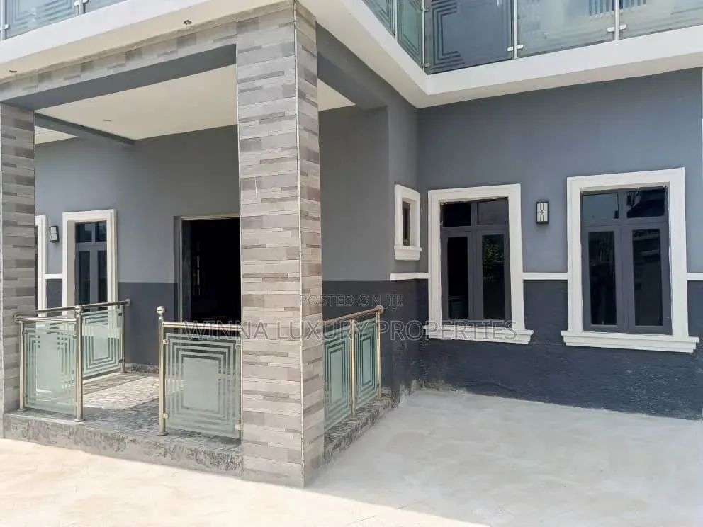 5bdrm Duplex in Victoria City Estate, Lugbe District for sale in Lugbe District