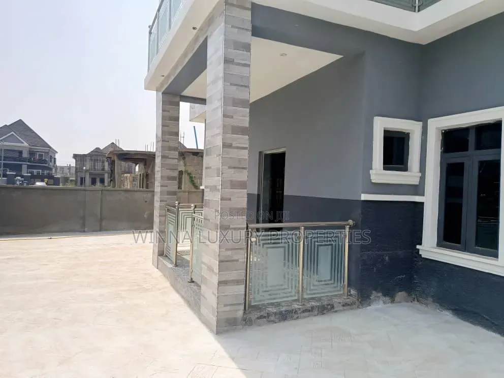 5bdrm Duplex in Victoria City Estate, Lugbe District for sale in Lugbe District