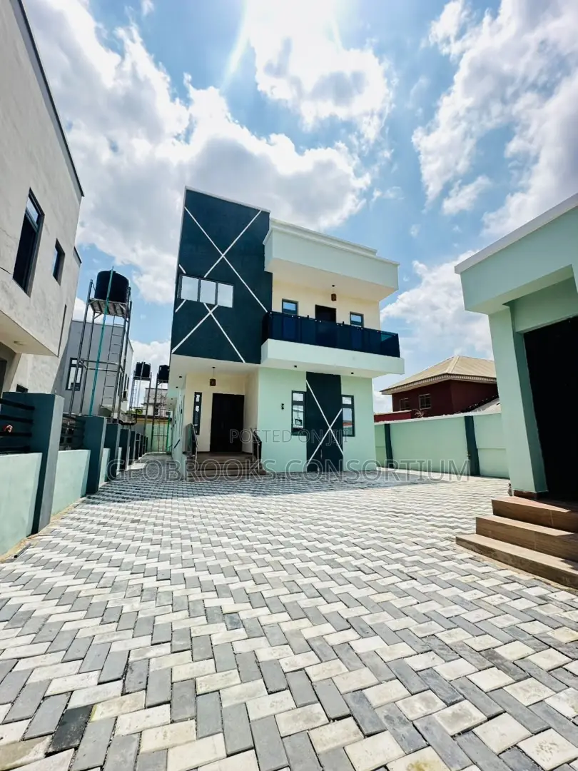 4bdrm Duplex in New Bodija Gra for sale in Bodija