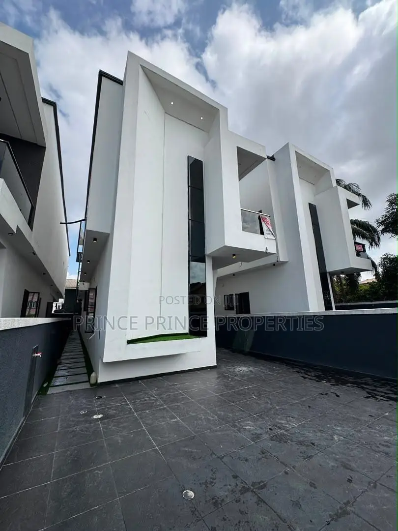 Furnished 5bdrm Duplex in Thomas Estate for sale in Thomas Estate