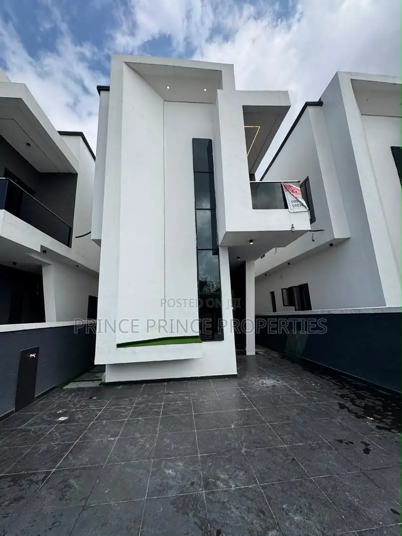 Furnished 5bdrm Duplex in Thomas Estate for sale in Thomas Estate