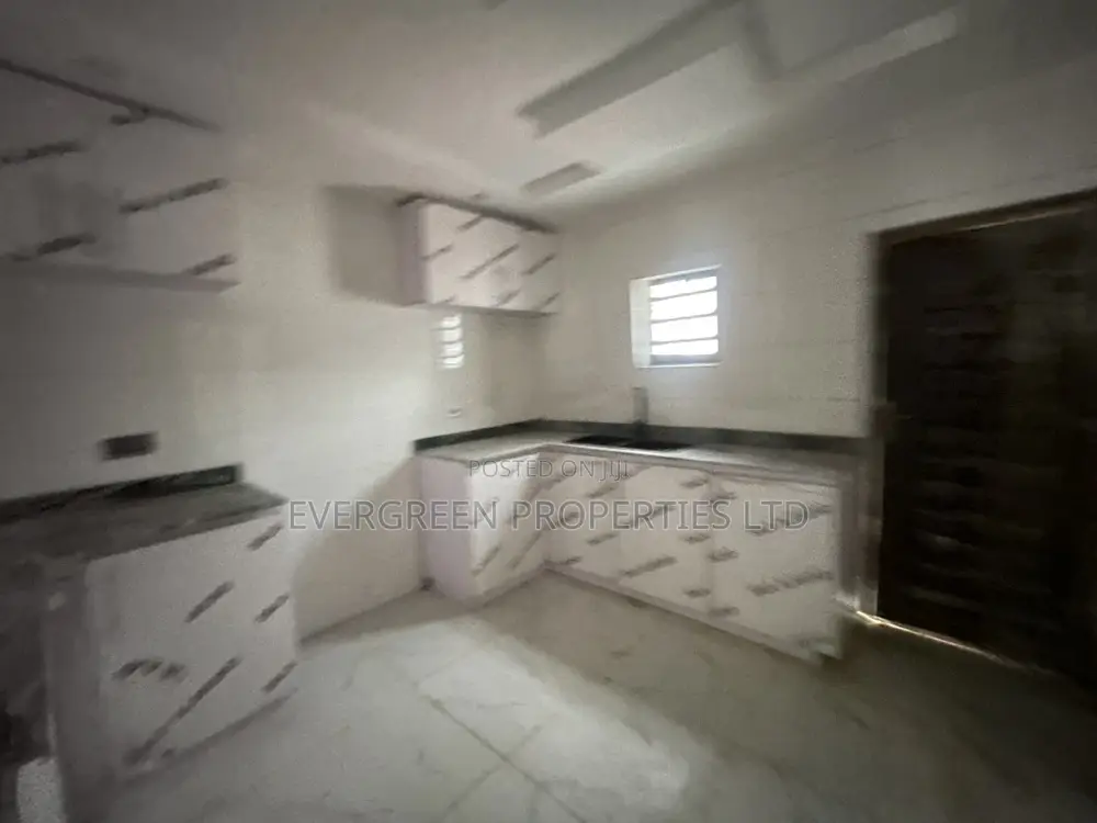 4bdrm Duplex in Akobo for sale in Akobo