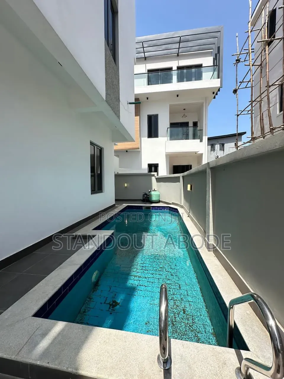 5bdrm Duplex in In An Estate, Ikate for sale in Ikate