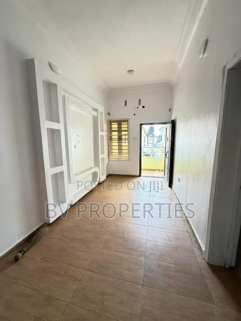 Mini Flat in Ikota for rent in Ikota