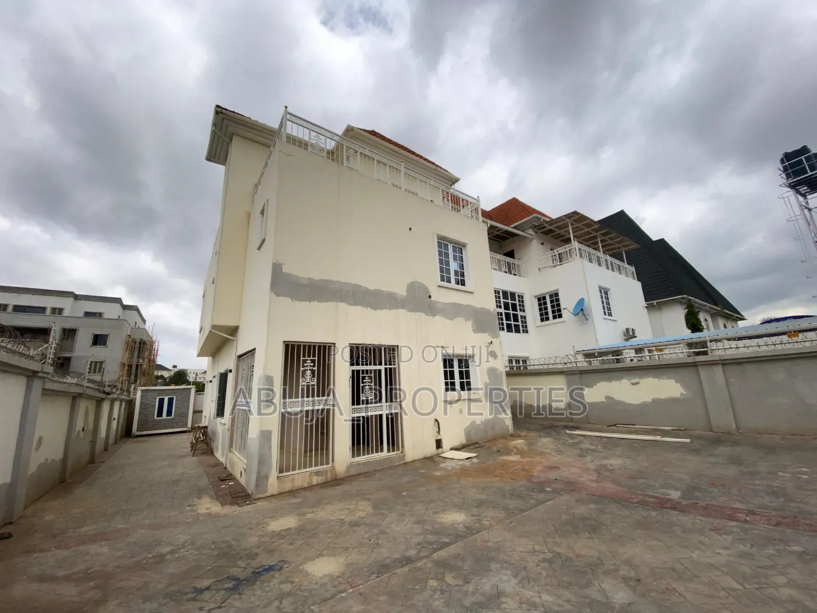5bdrm Duplex in Wuye for sale in Wuye