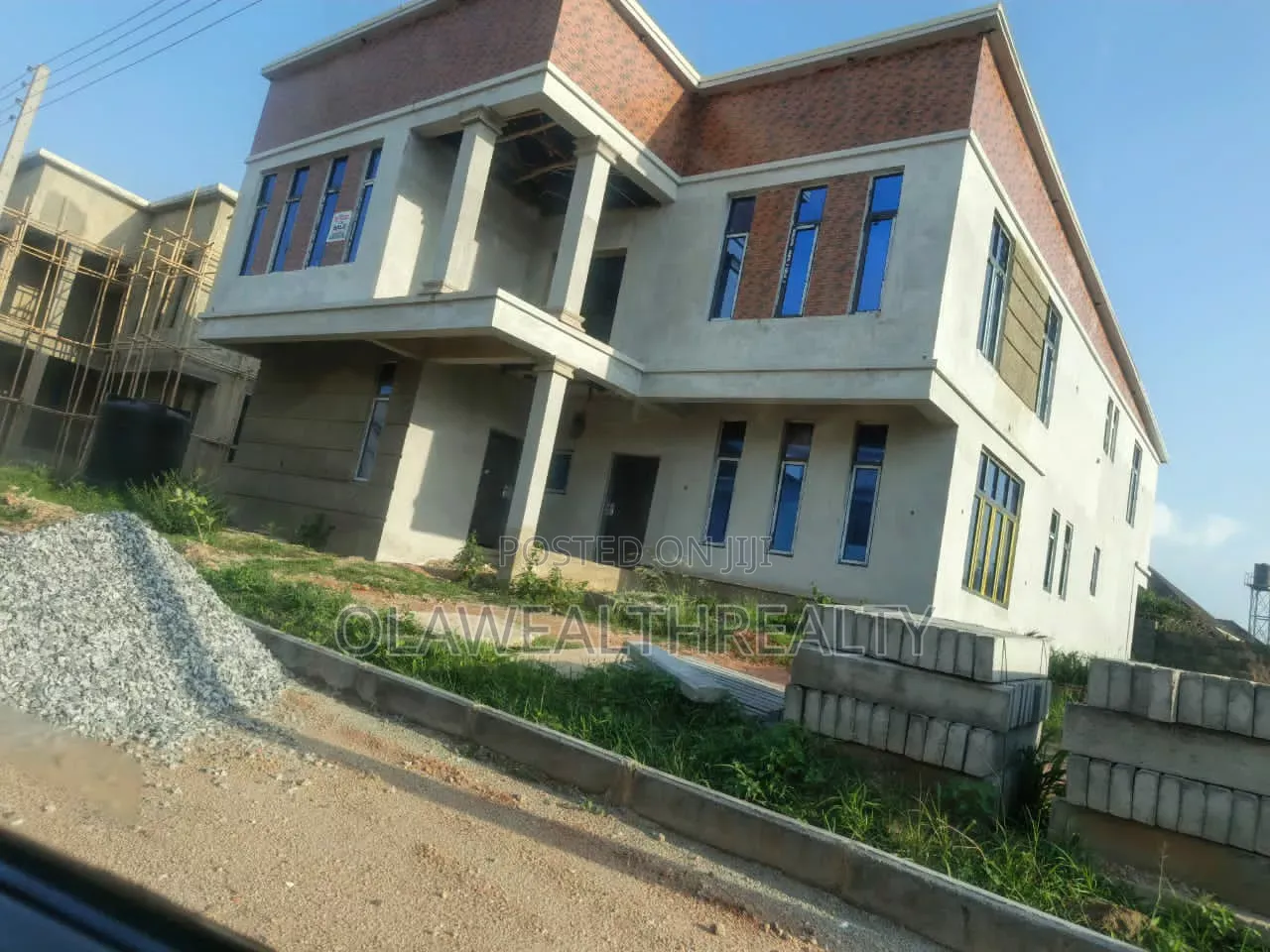 4bdrm Duplex in Karsana for sale in Karsana