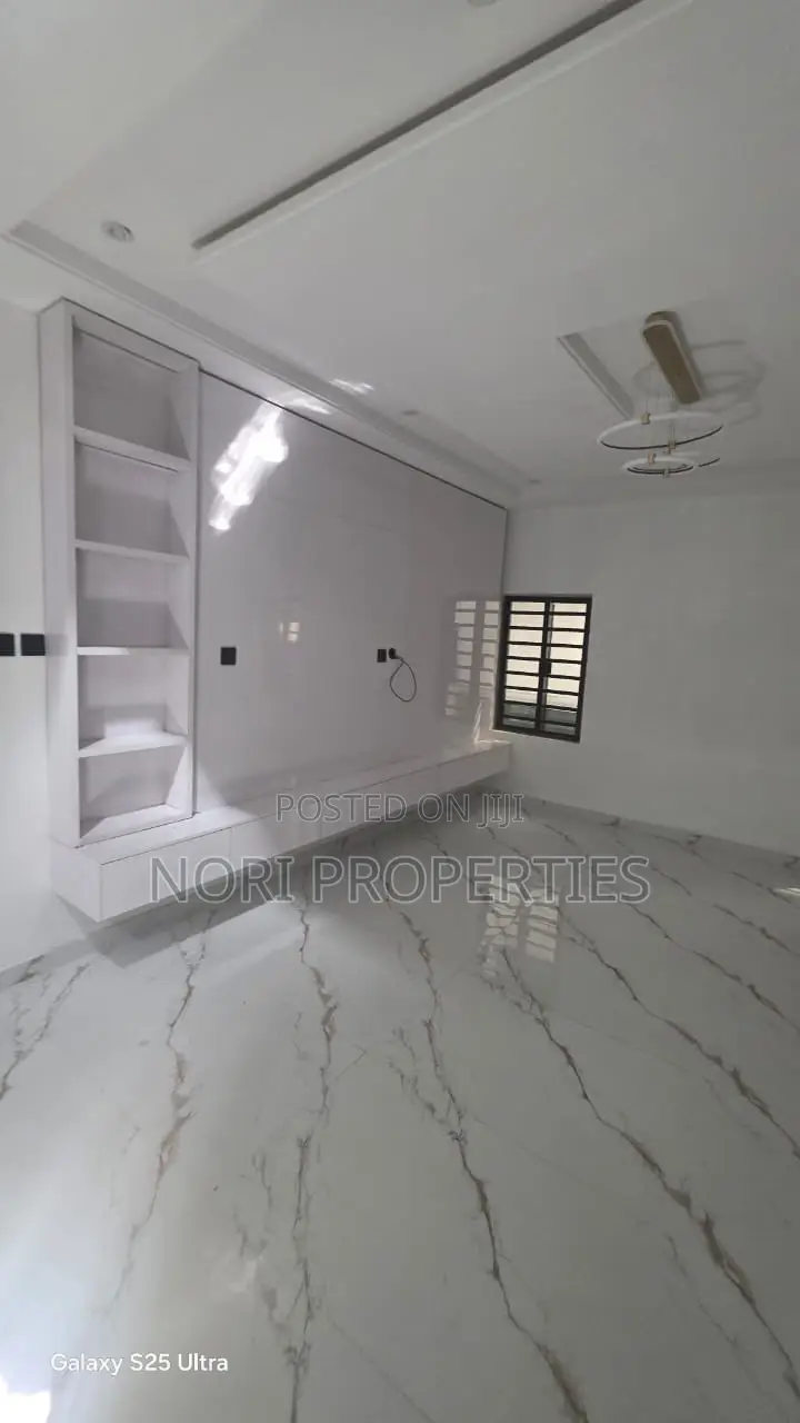 Furnished 4bdrm Penthouse in Old Bodija Estate for sale in Bodija