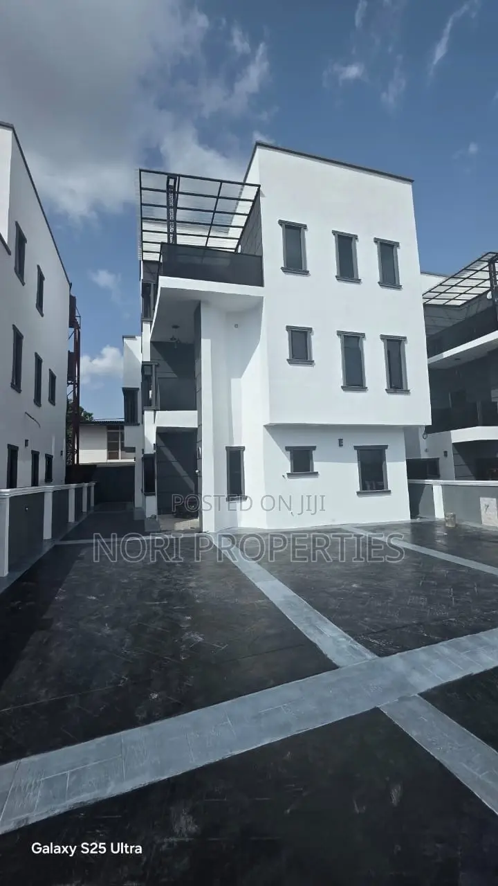 Furnished 4bdrm Penthouse in Old Bodija Estate for sale in Bodija
