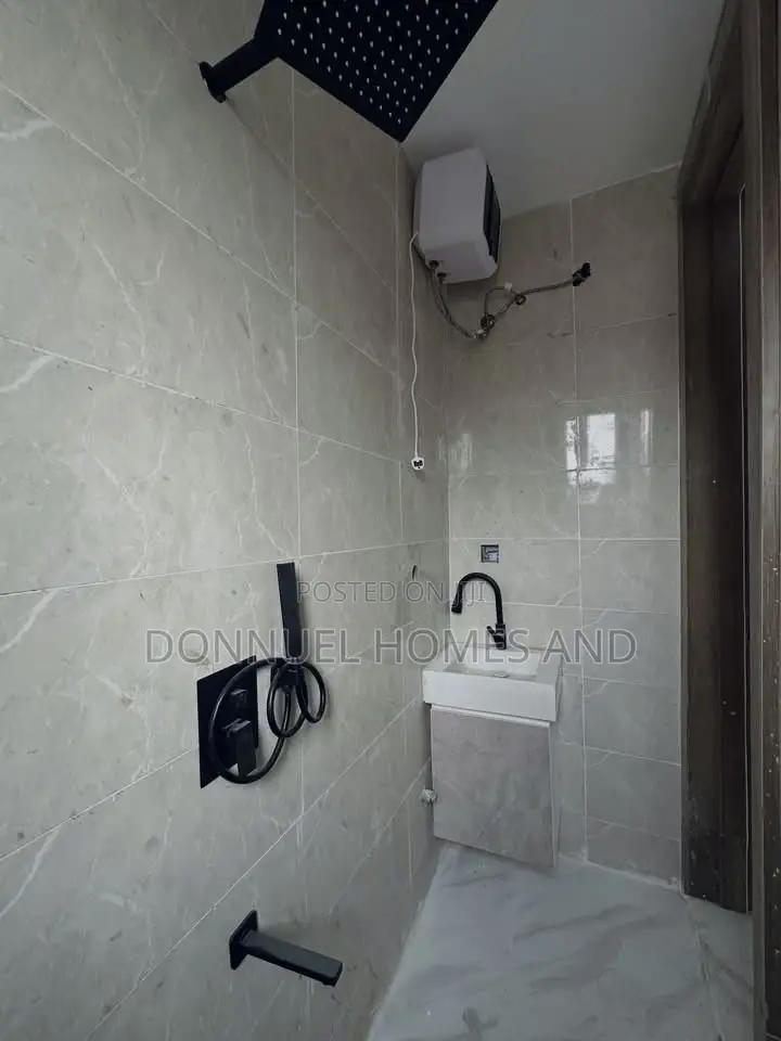 Mini Flat in Lekki Phase 1 for rent in Lekki Phase 1