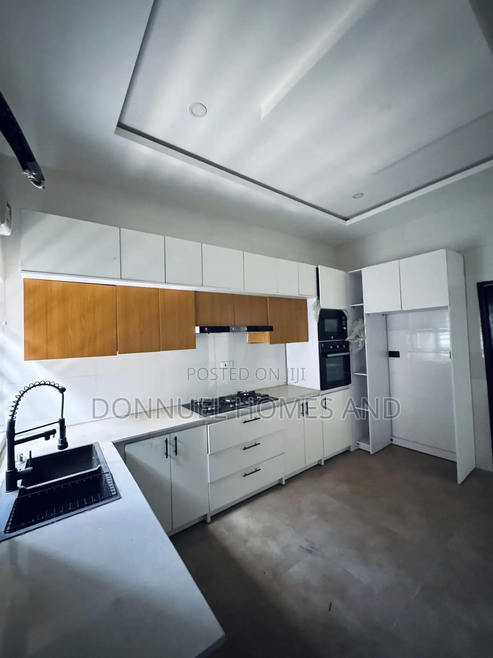 4bdrm Townhouse / Terrace in Lekki Expressway for rent in Lekki Expressway