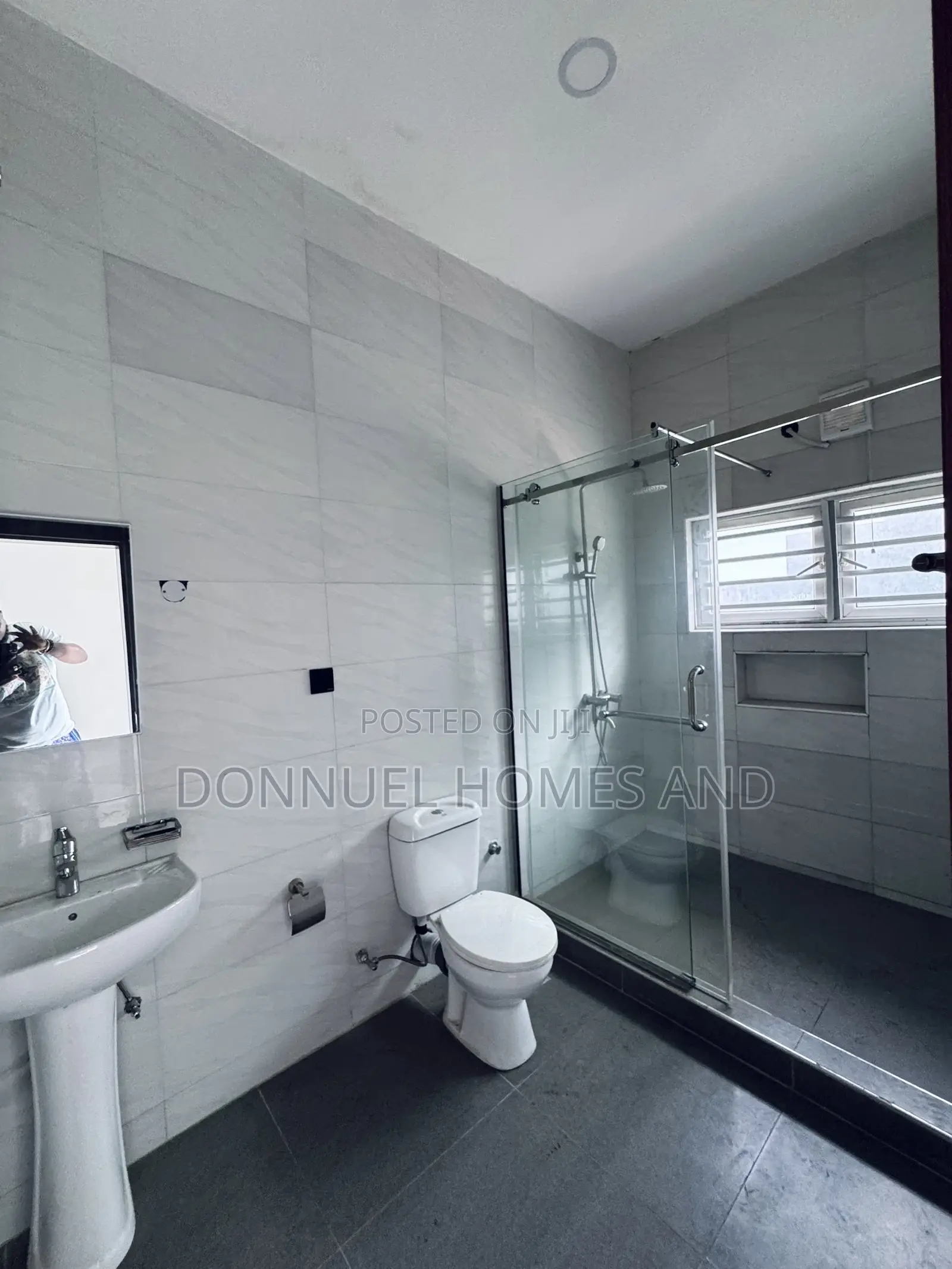 4bdrm Townhouse / Terrace in Lekki Expressway for rent in Lekki Expressway