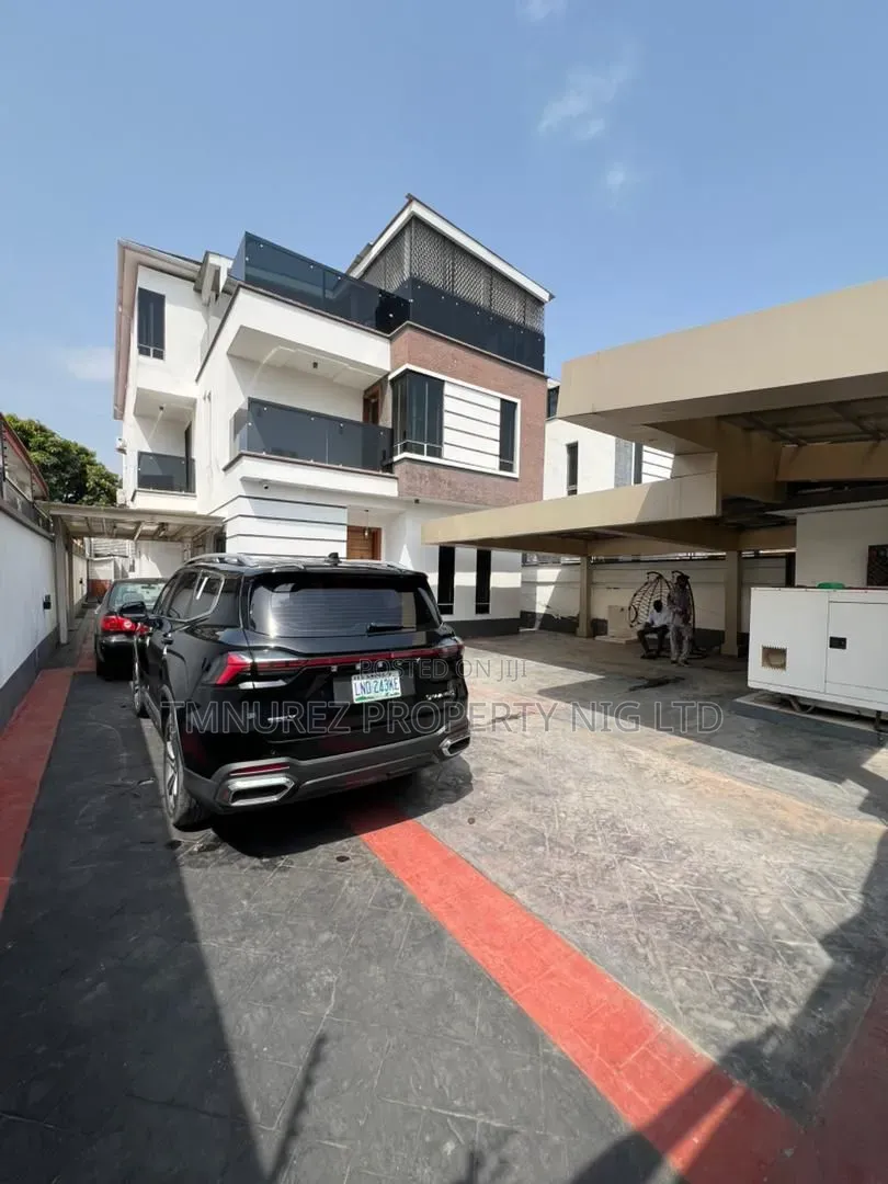 5bdrm Duplex in Lekki Phase 1 for sale in Lekki Phase 1