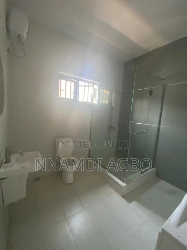 4bdrm Duplex in Agungi for rent in Agungi