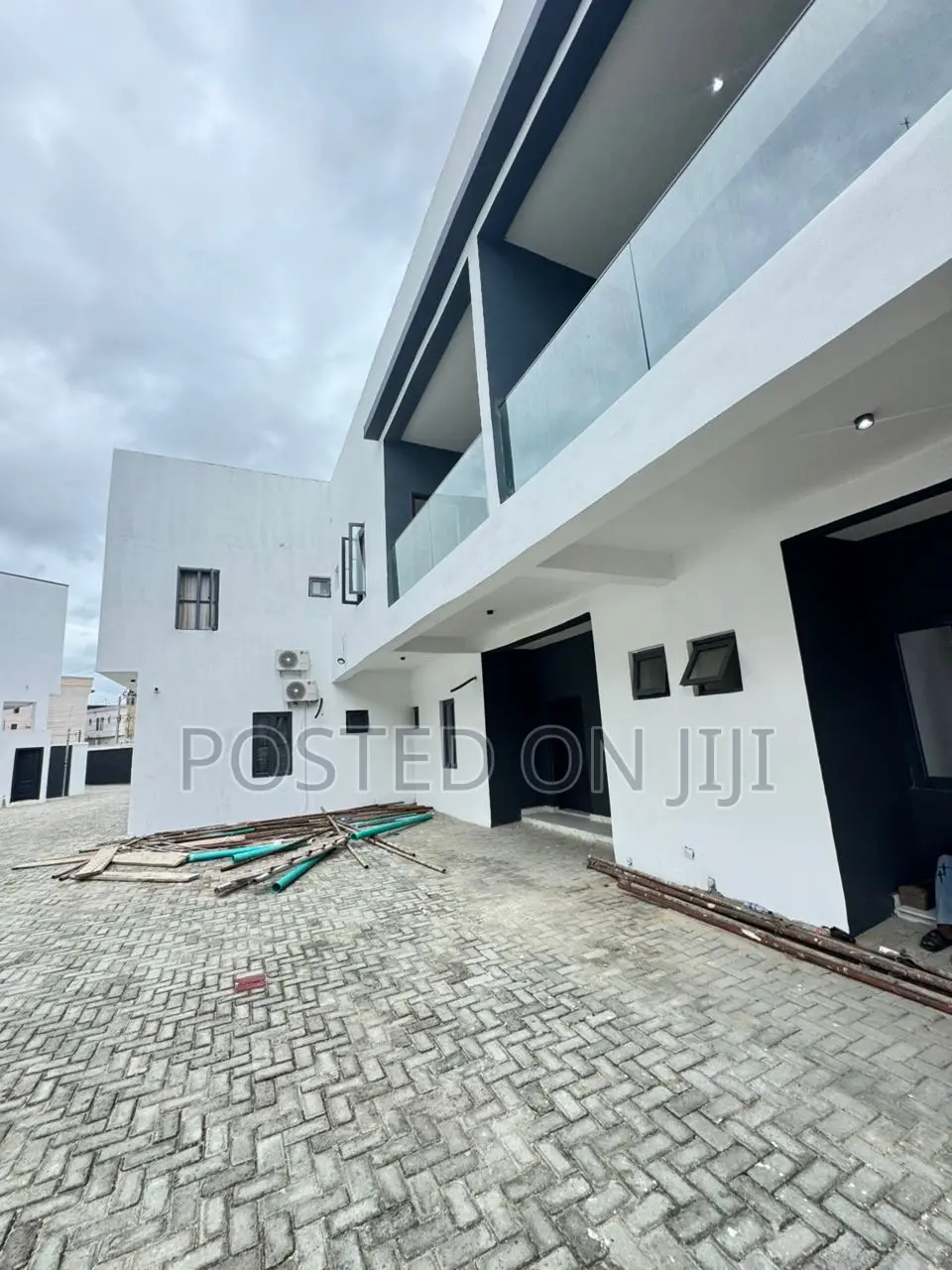 4bdrm Duplex in Ikota Gra, Lekki Phase 2 for sale in Lekki Phase 2
