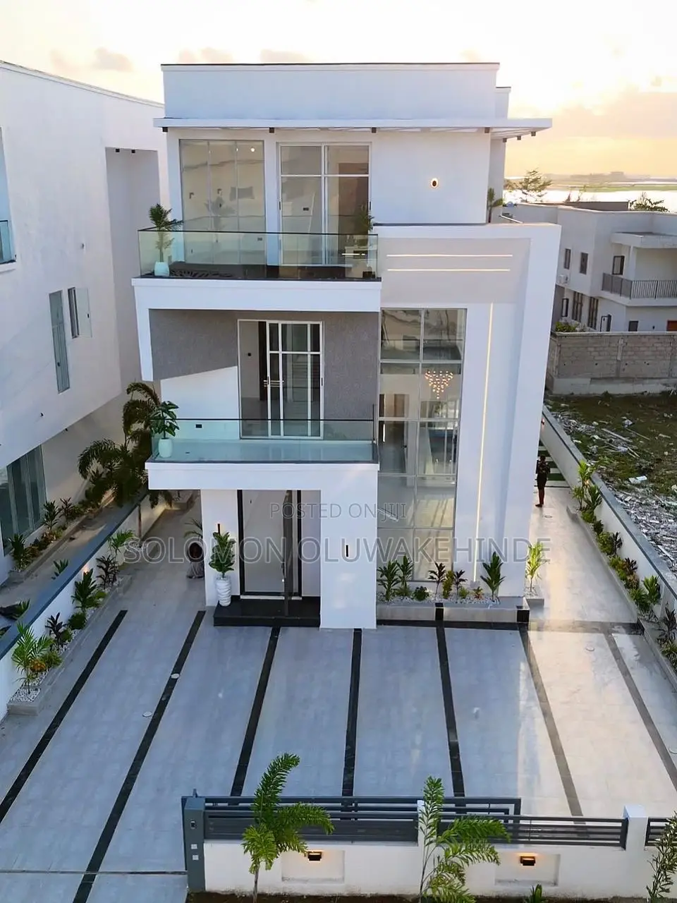 5bdrm Duplex in Osapa London for sale in Osapa london