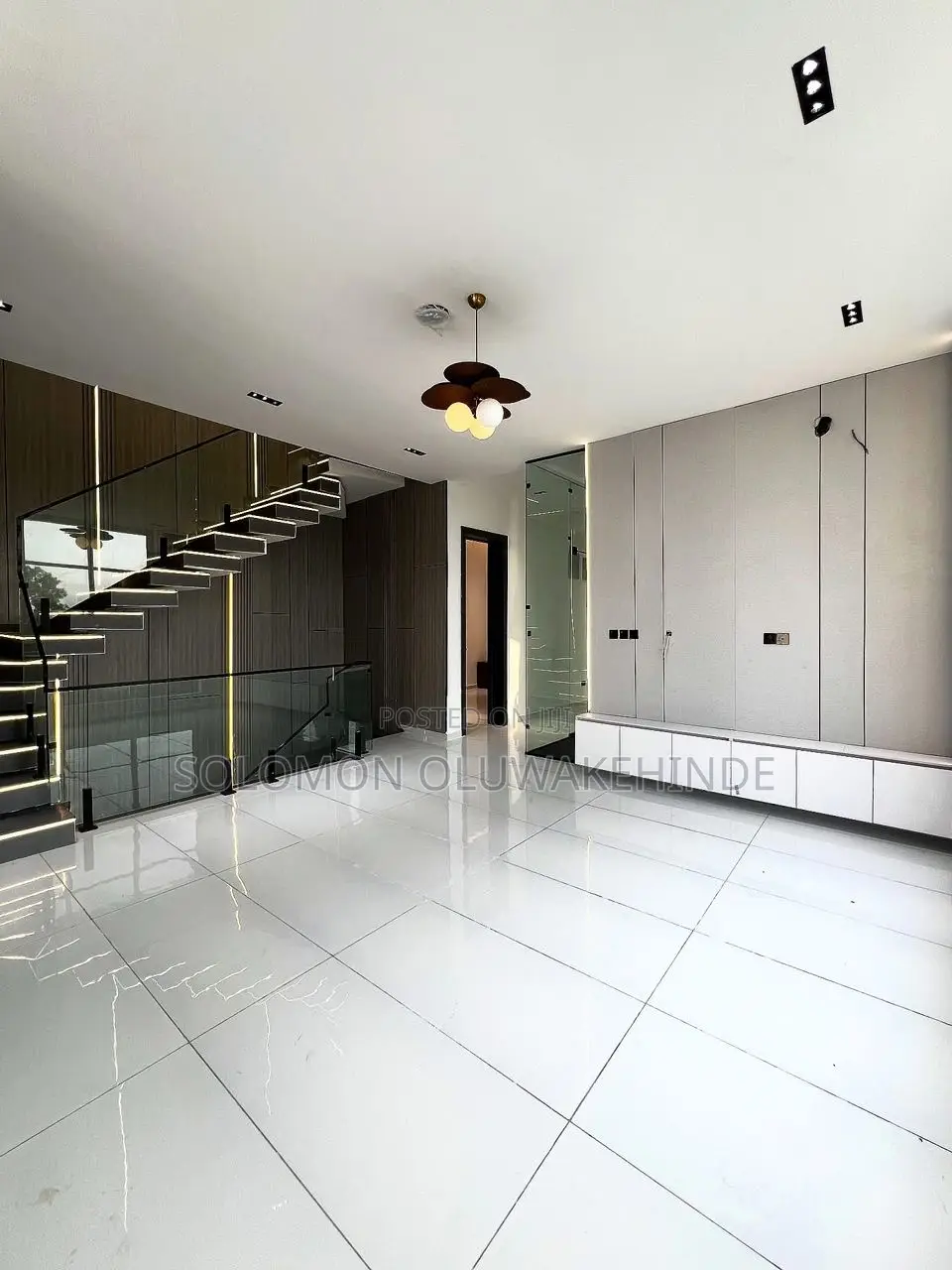 5bdrm Duplex in Osapa London for sale in Osapa london