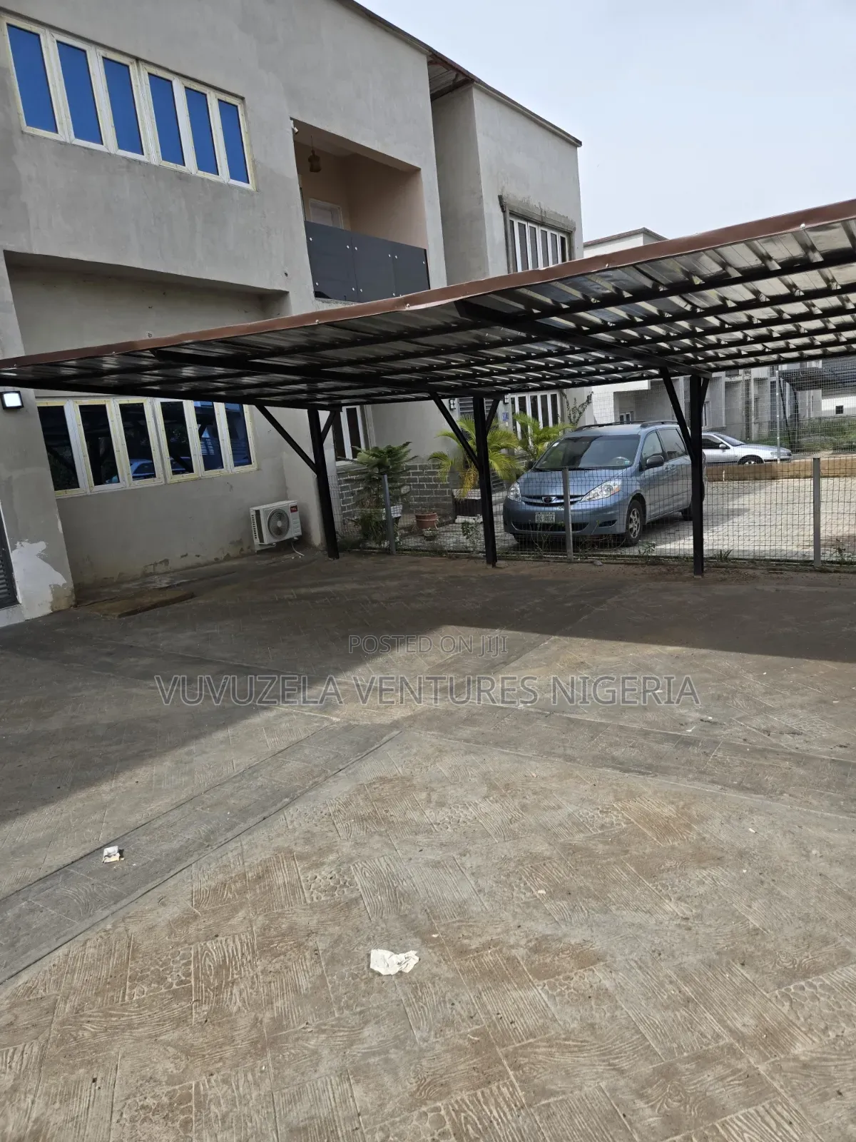 Furnished 5bdrm Duplex in World Best Estate for sale in Gaduwa