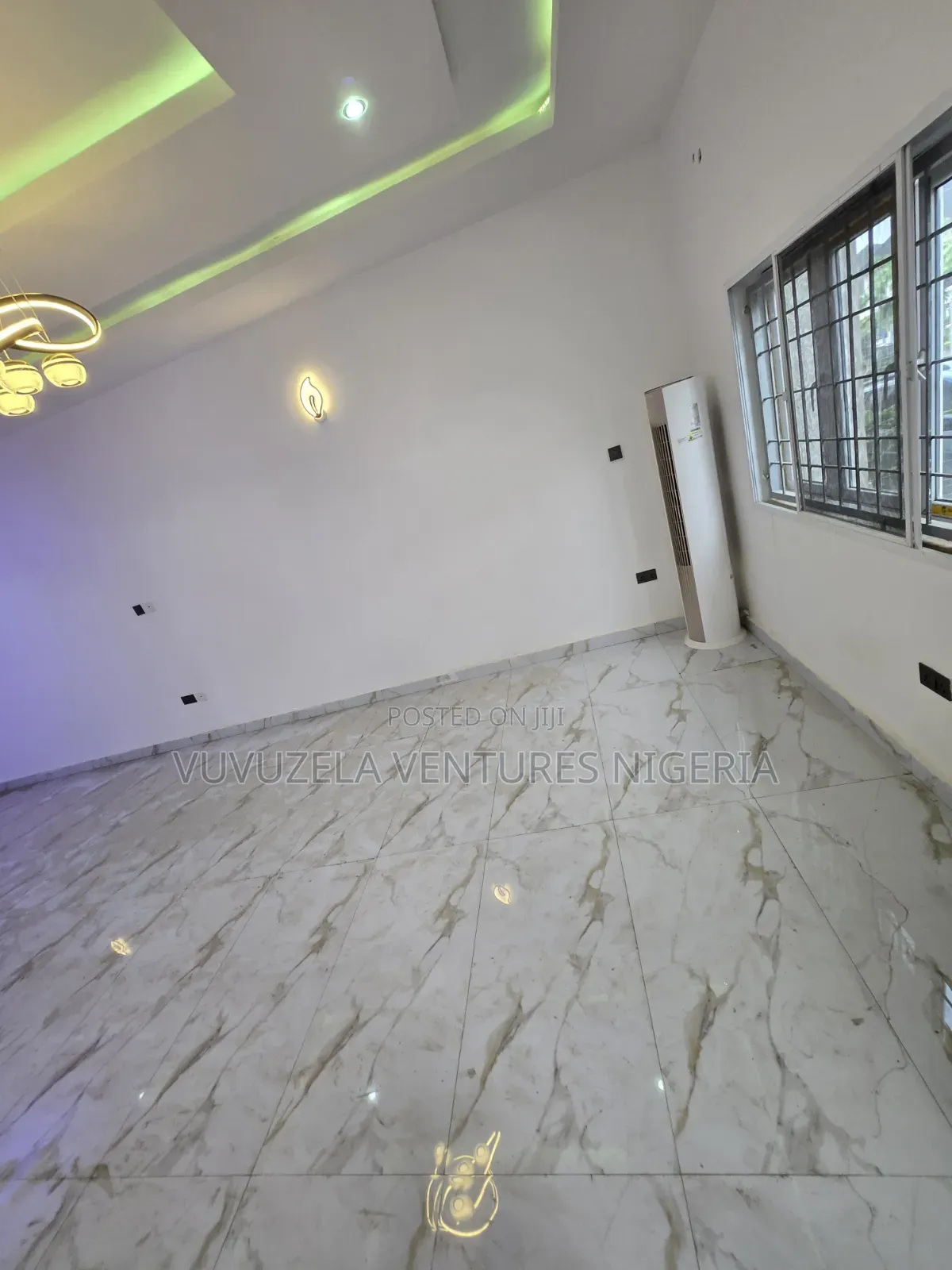 Furnished 5bdrm Duplex in World Best Estate for sale in Gaduwa