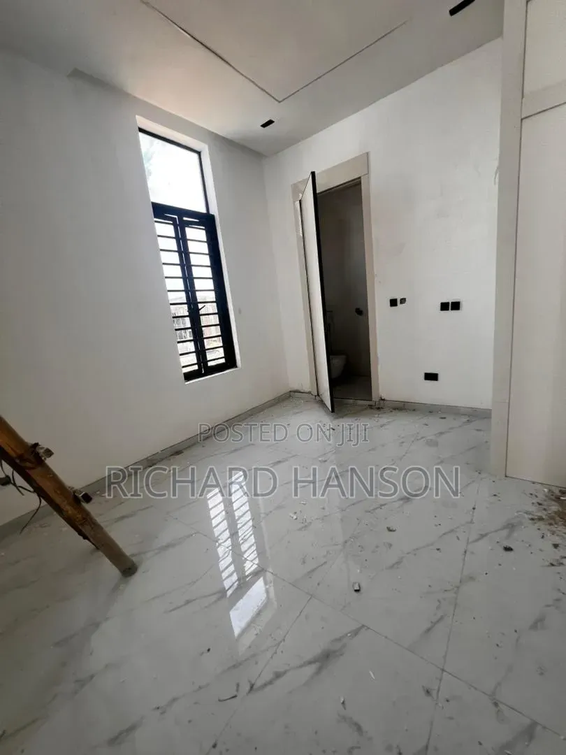 5bdrm Duplex in Video Available, Ado / Ajah for rent in Ado / Ajah