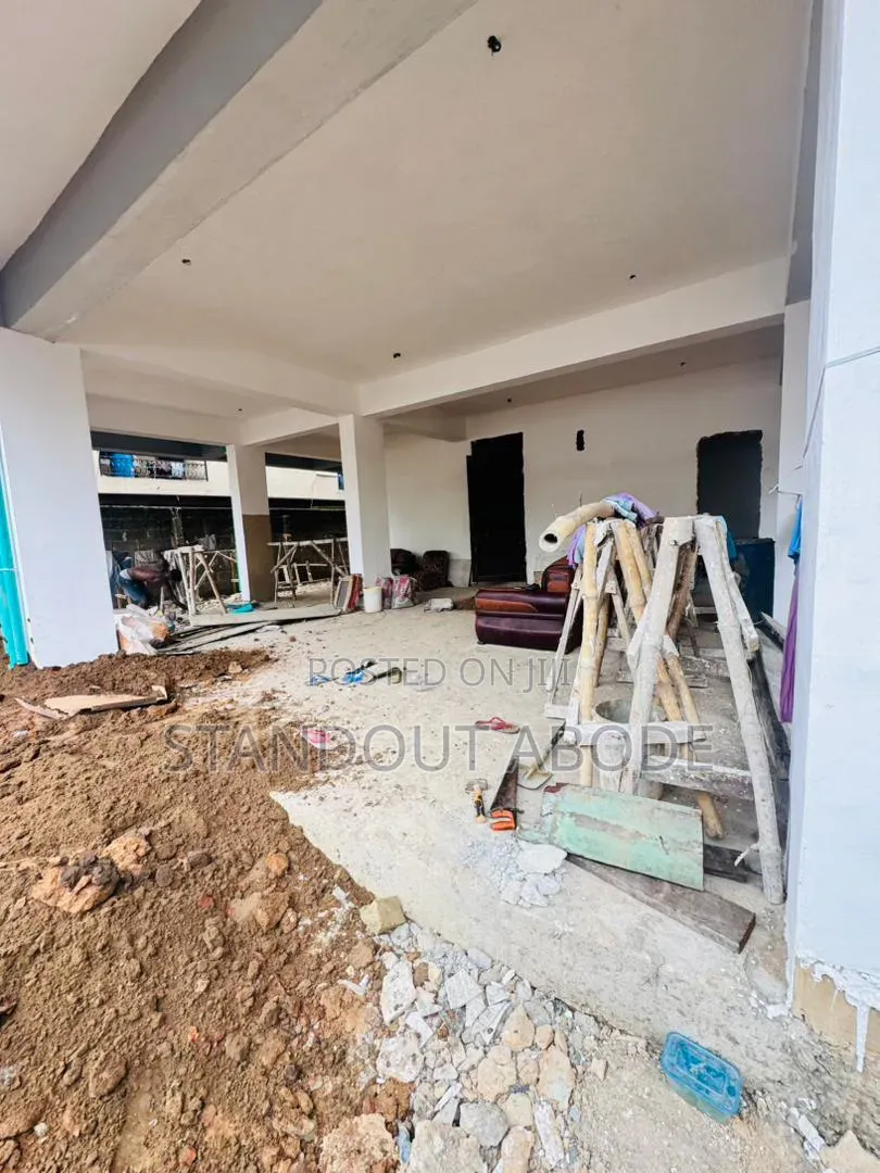 3bdrm Apartment in In A Secure Location, Adekunle for sale in Adekunle